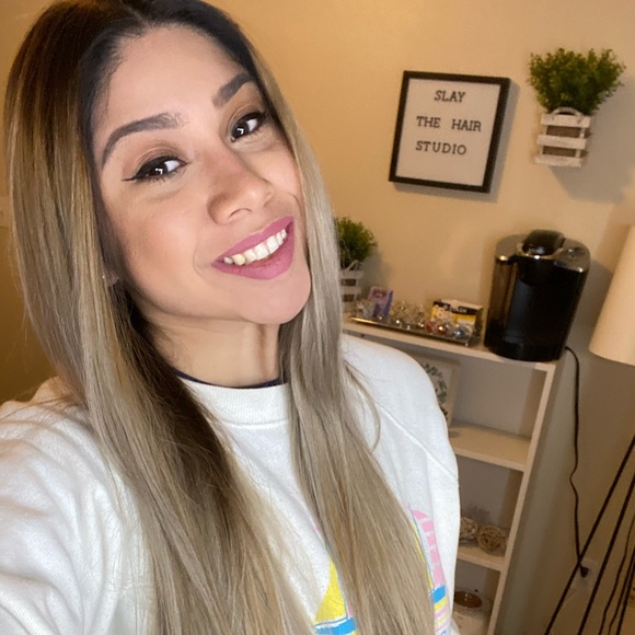 Meet your Posher, Natalia - Picture 2 of 5